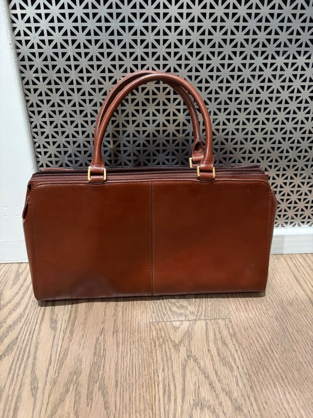 Vintage Etienne Aigner Bag - Picture 2 of 9